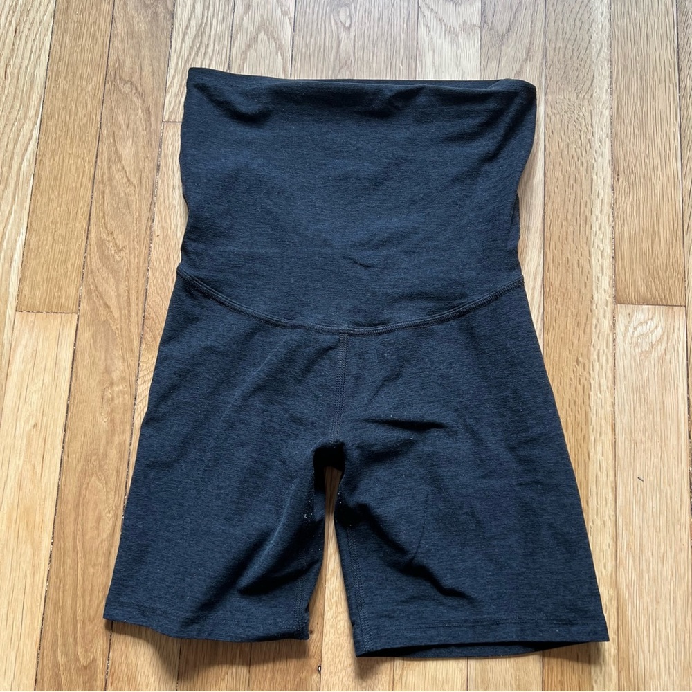 Beyond Yoga Spacedye Cruiser Maternity Biker Short Beyond the bump black
